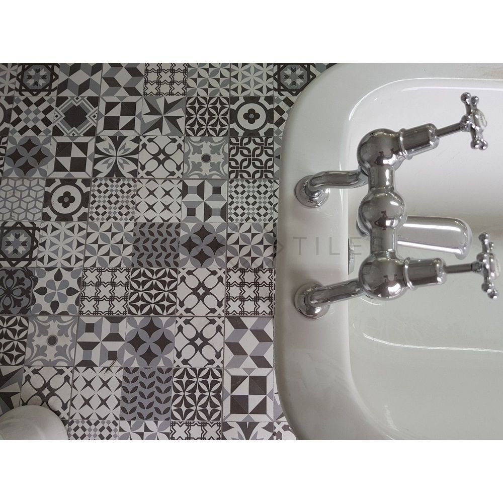 CUT TILE SAMPLE Antoni Vintage Black
