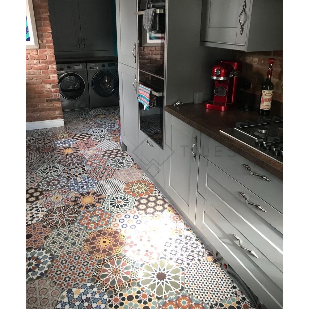 CUT TILE SAMPLE Istanbul Hexagon
