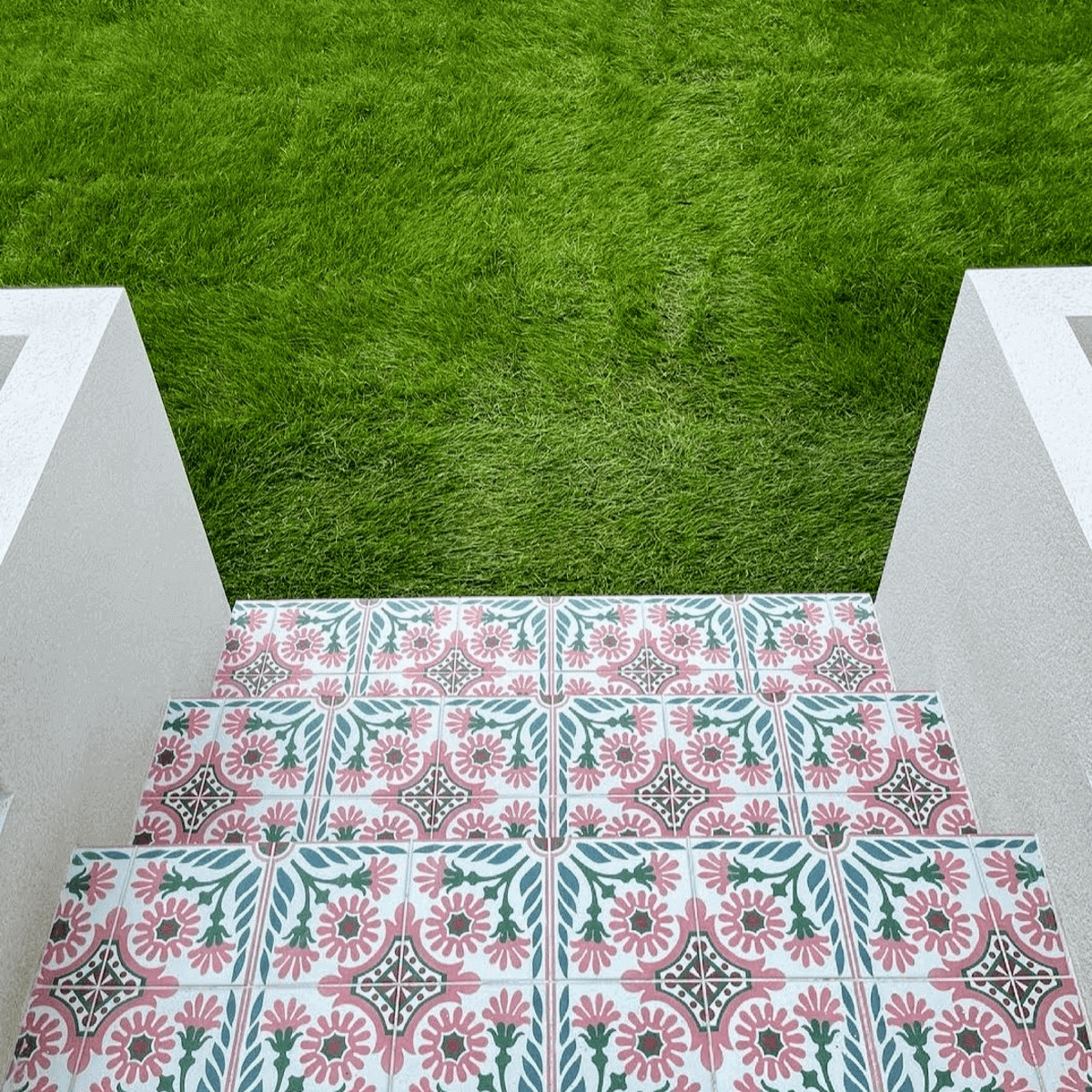 Jardin Rose Moroccan Pattern Tile  20cm x 20cm