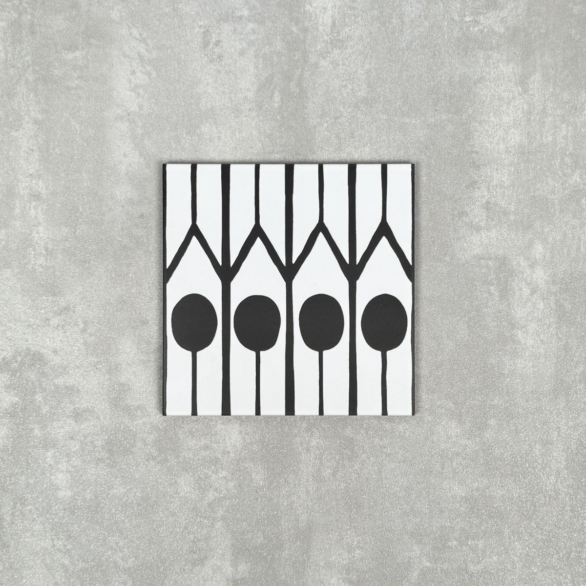 FULL TILE SAMPLE Almeira Felis Black and White 20cm x 20cm