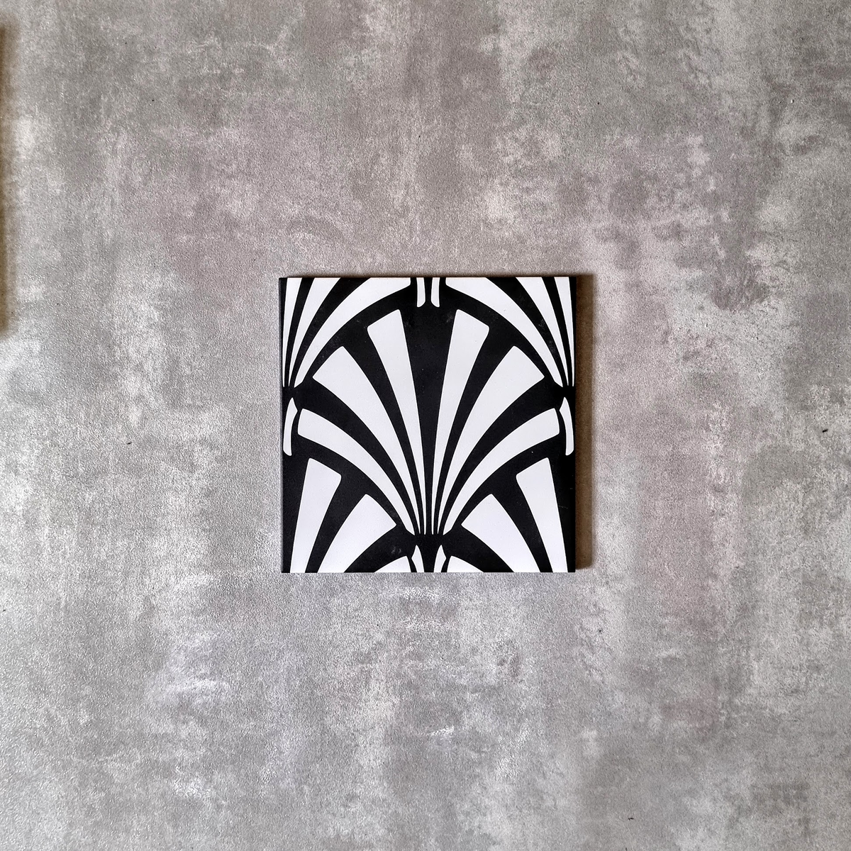FULL TILE SAMPLE Almeira Casablanca Black and White 20cm x 20cm