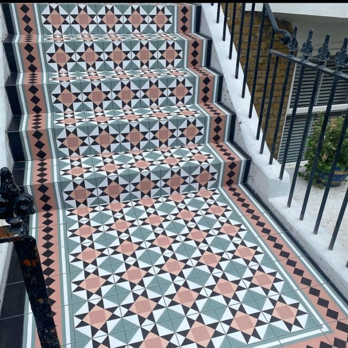 Farnham MINI Manor Victorian Tiles 15cm x 15cm