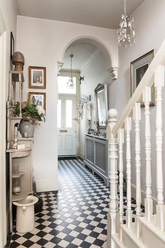 Manor Mini Victorian White Base Tile 15cm x 15cm