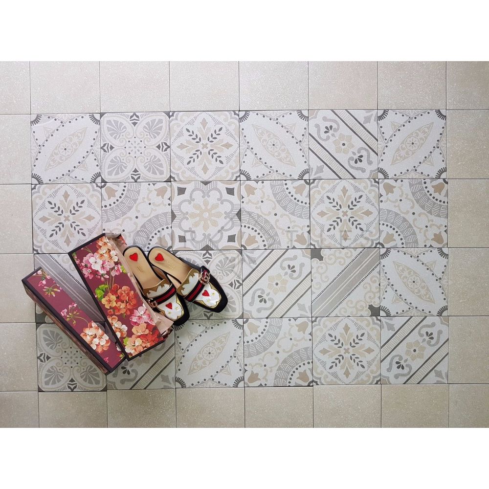 FULL TILE SAMPLE Zuri Patchwork Victorian