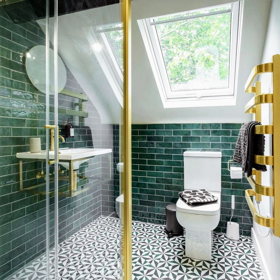 Piazza Emerald Green and Carrara White Hexagon 18.7cm x 21.6cm