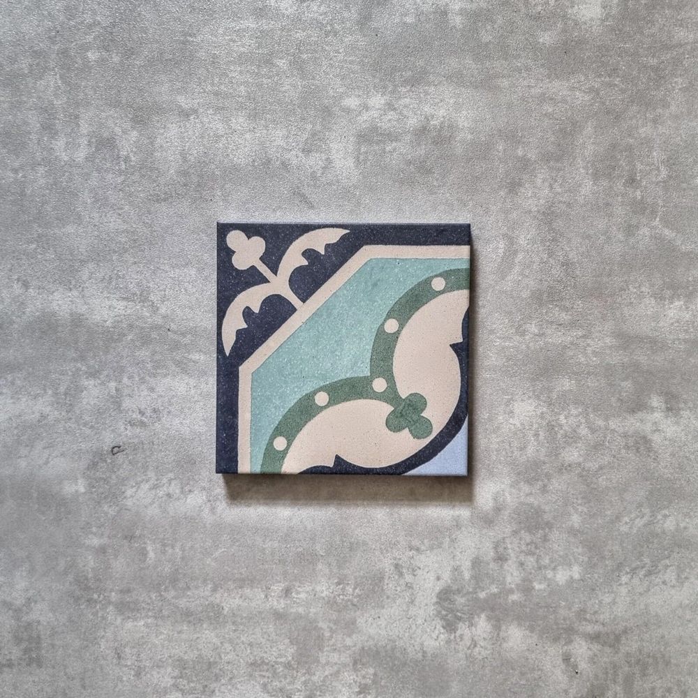 FULL TILE SAMPLE Goodwin Court 20cm x 20cm